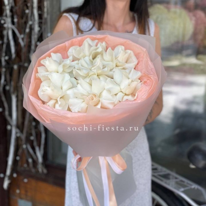 7 Белых французских роз в Архангельске