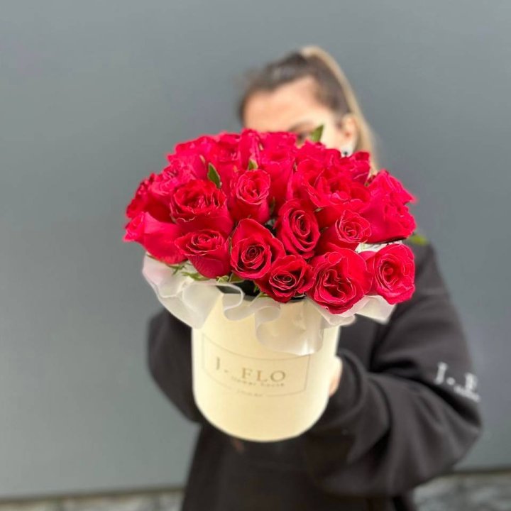 27 кенийских роз в боксе в Архангельске