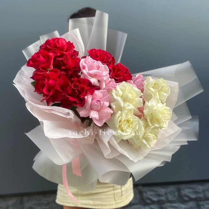 Микс из 17 роз в Архангельске