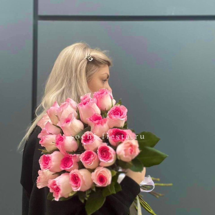  25 розовых роз в Архангельске