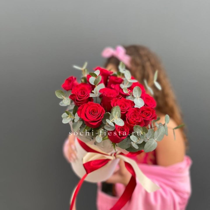 15 Красных роз в боксе №2 в Архангельске