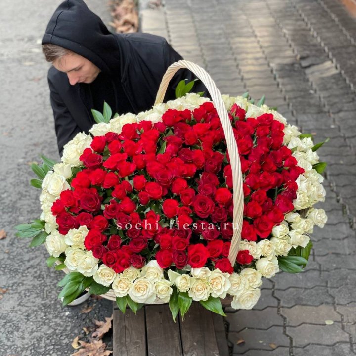 201  роза в корзине   в Архангельске