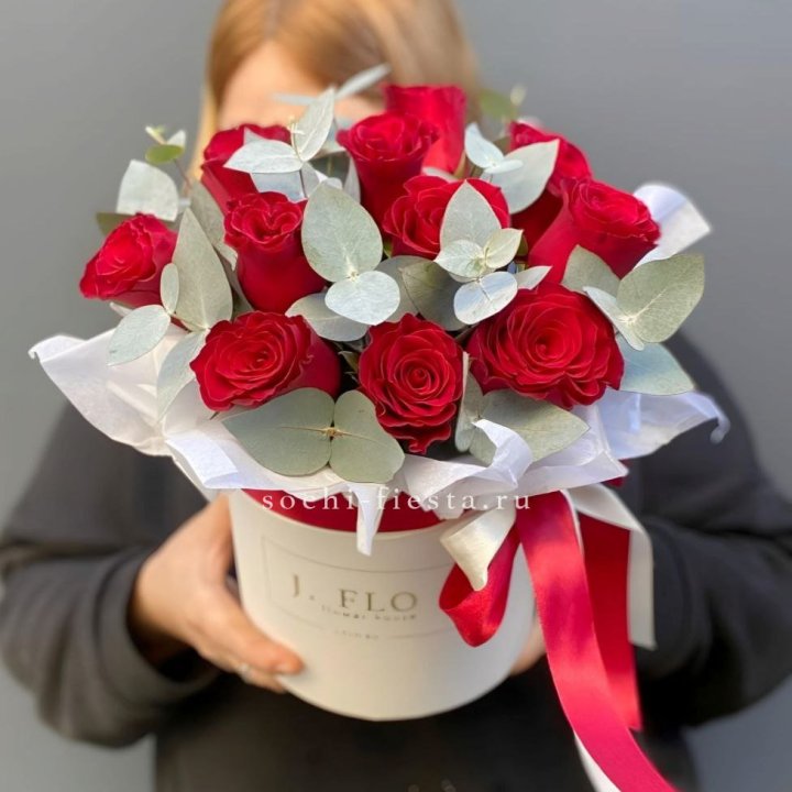 11 роз в шляпной коробке в Архангельске