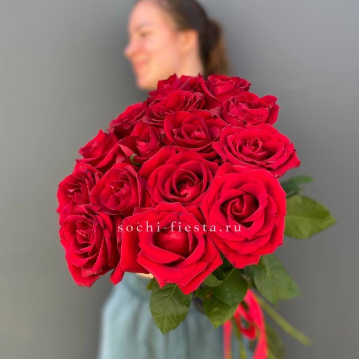 15 красных роз под ленту в Архангельске