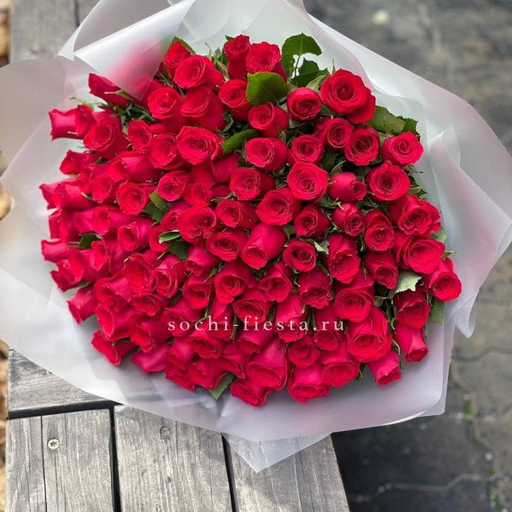 101 красная роза Лолита в Архангельске