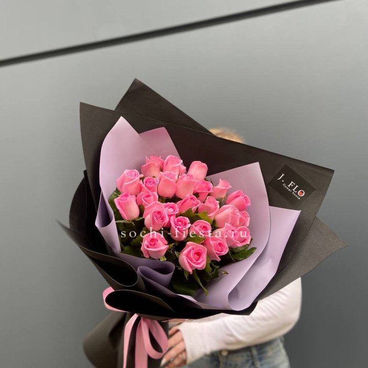 19 розовых роз  в Архангельске