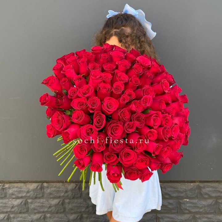 101 красная роза в Архангельске