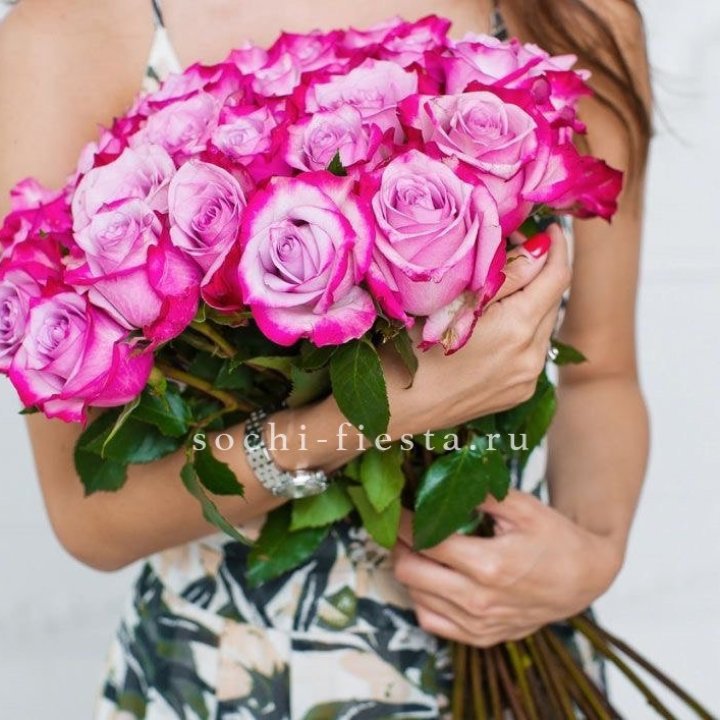 Букет высоких роз Ди перпел в Архангельске