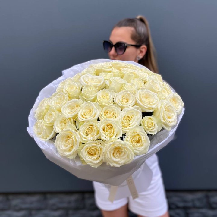 51 белая роза  в Архангельске