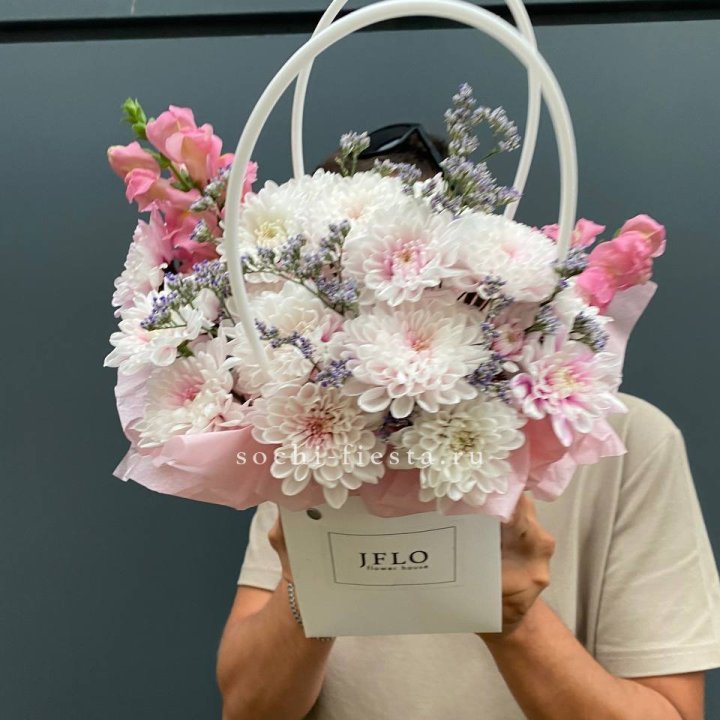 Сумочка из стойких цветов  в Архангельске