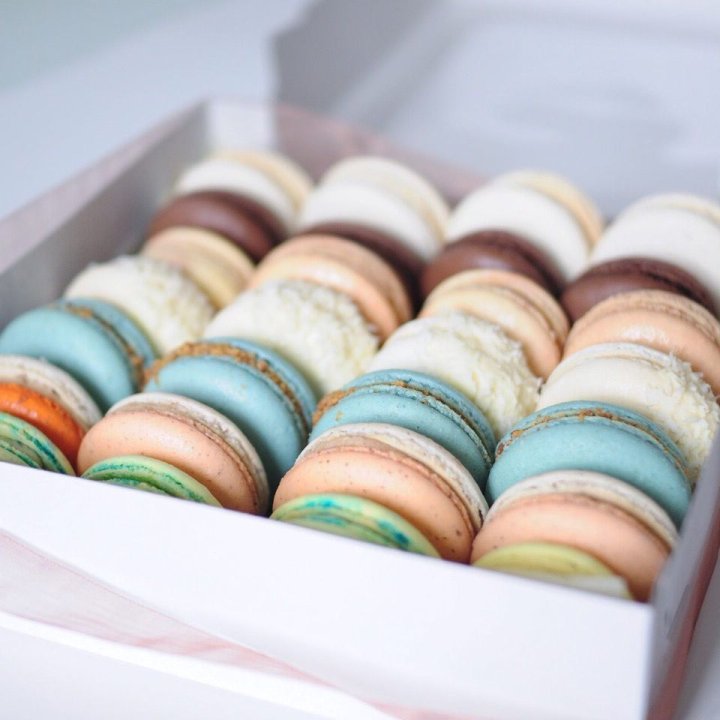 Коробка макаронс 25 шт. в Архангельске