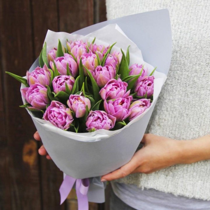 Букет пионовидных тюльпанов в Архангельске