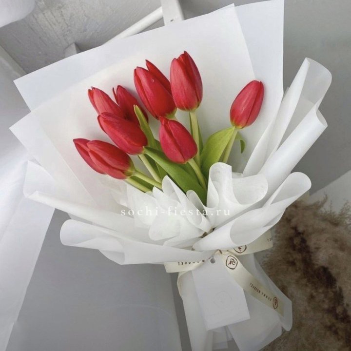 Букет красных тюльпанов в Архангельске