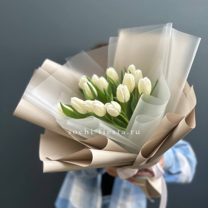 Букет из 15 белых тюльпанов в Архангельске