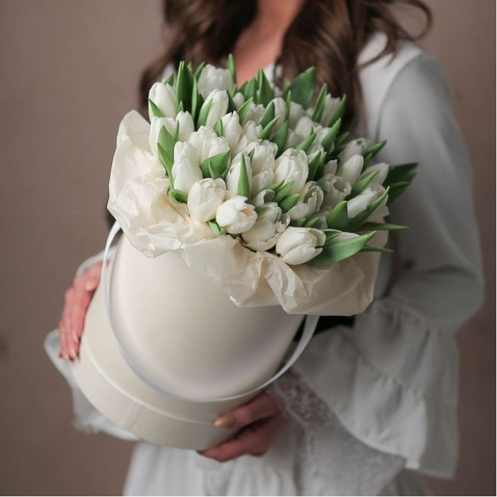 Тюльпаны в цилиндре  в Архангельске