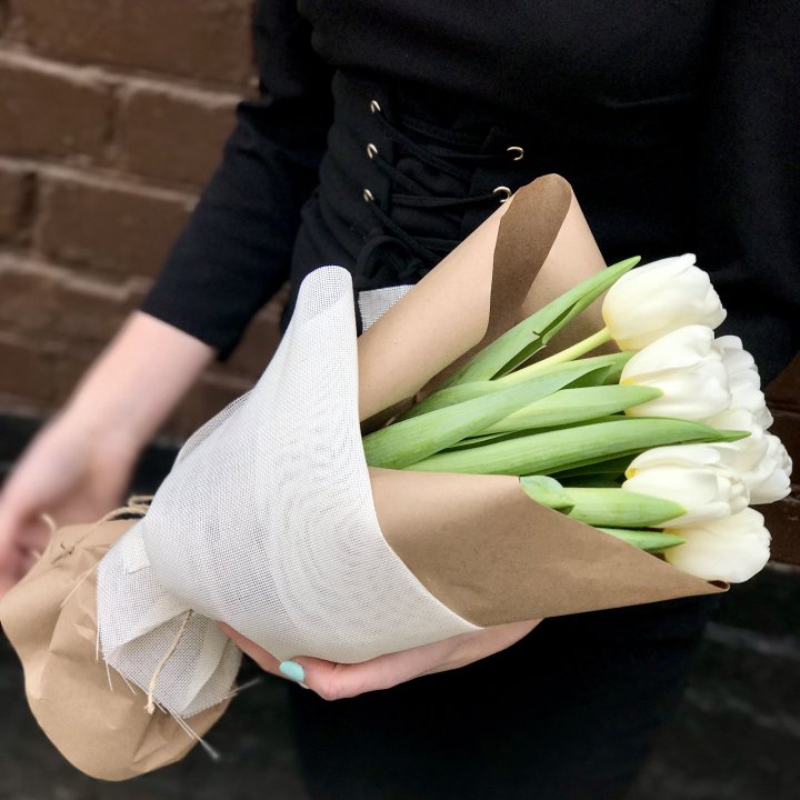 Букет белых тюльпанов в Архангельске