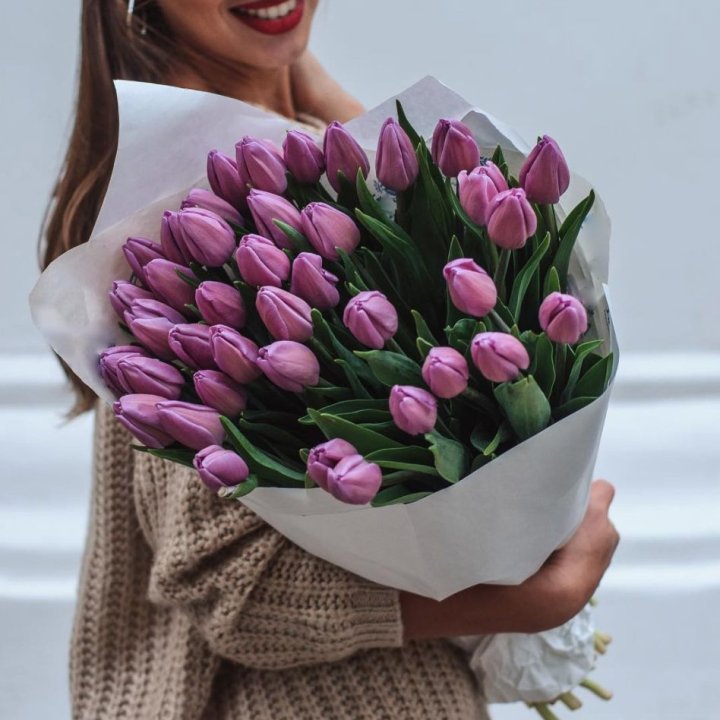 39 сиреневых тюльпанов в Архангельске